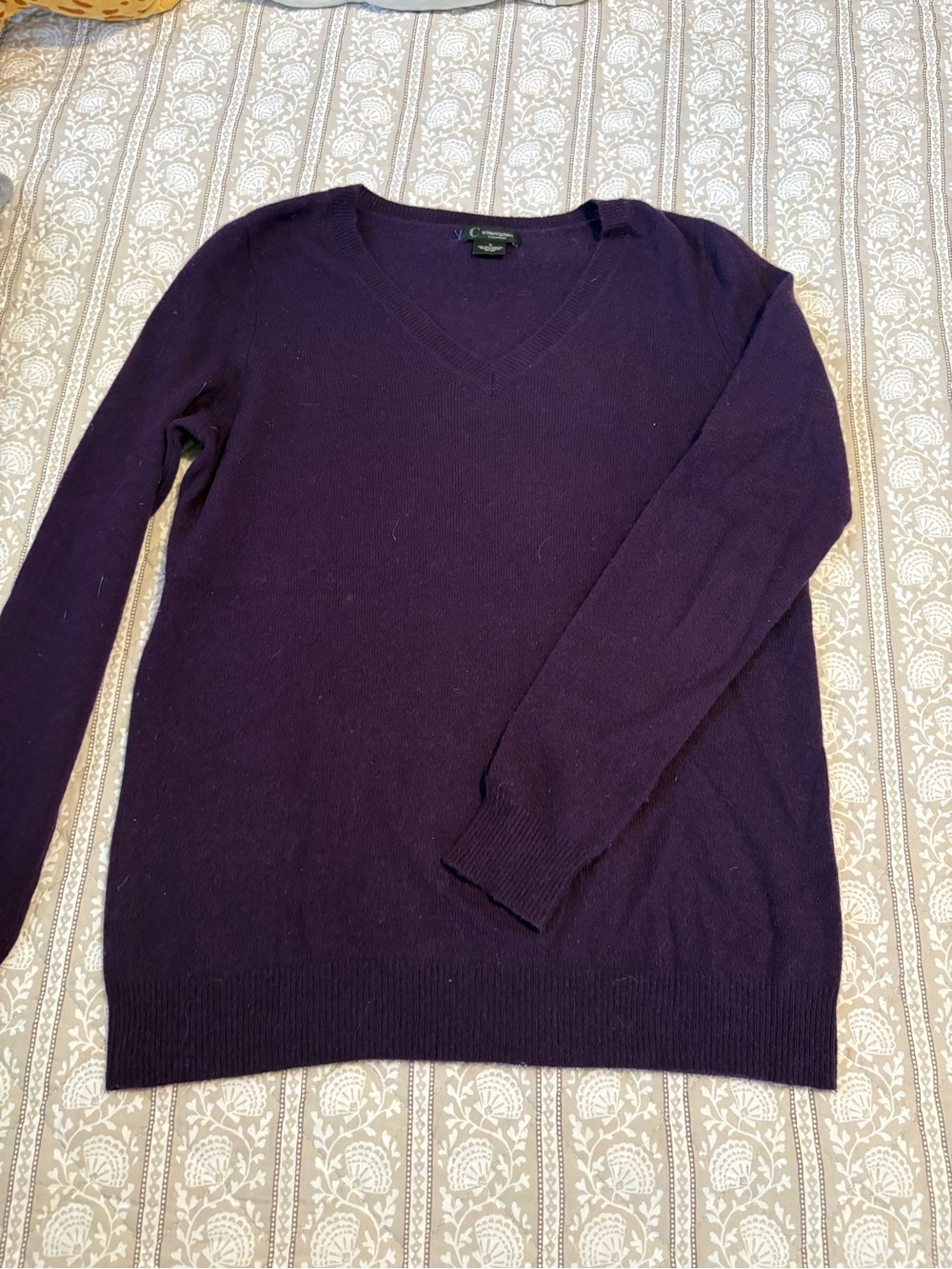 Women's V-Neck Cashmere Sweater - Deep Purple